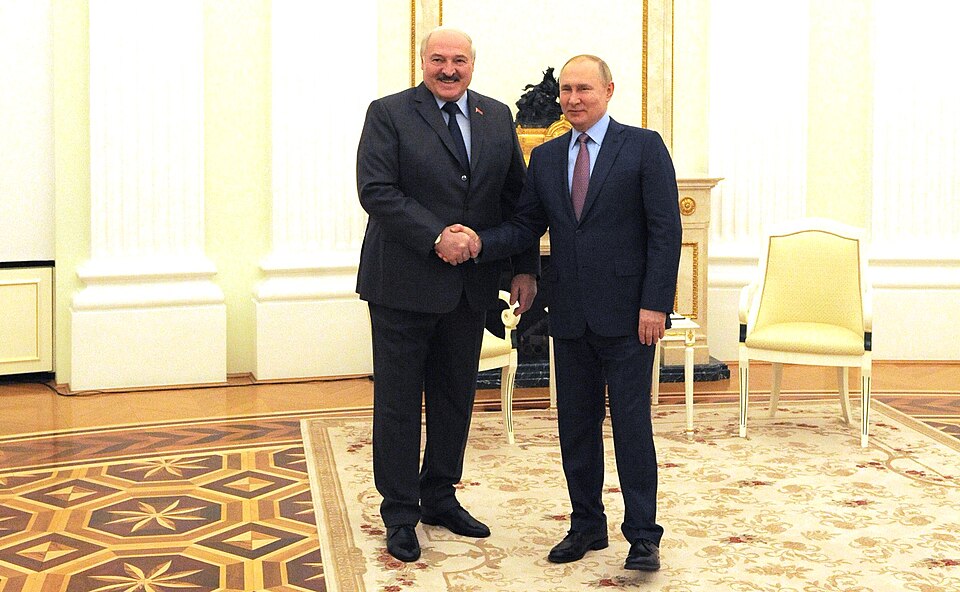 Владимир Путин и Александр Лукашенко на переговорах в Кремле, Москва, 18 февраля 2022 года. Фото: Администрация президента РФ / Kremlin.ru, CC BY 4.0; кадрированное отображение.
